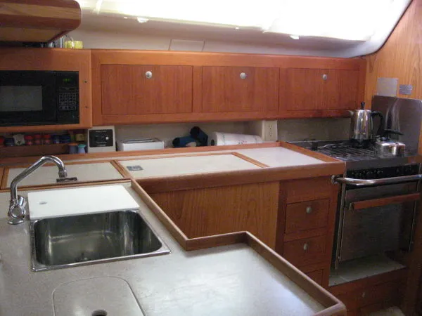 Slide: The Image of Hunter Sloop 2000 - 6