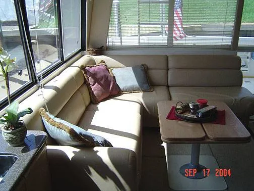 Slide: The Image of Bayliner 4788 Pilot House 1999 - 10