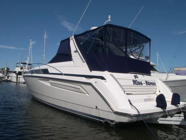 Slide: The Image of Bayliner 3685 Avanti Sunbridge 1999 - 0