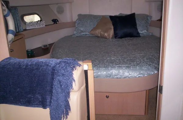 Slide: The Image of Bayliner 3685 Avanti Sunbridge 1999 - 9