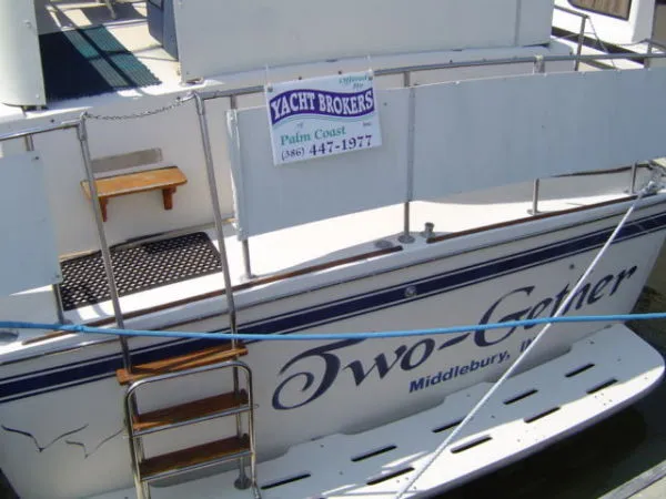 Slide: The Image of Chris-Craft Catalina 1983 - 4