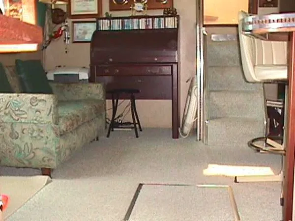 Slide: The Image of Chris-Craft Corinthian Double Cabin 1984 - 3
