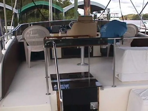 Slide: The Image of Chris-Craft Corinthian Double Cabin 1984 - 6