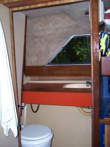 Slide: The Image of Chris-Craft 251 Catalina 1981 - 10