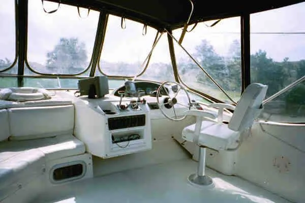 Slide: The Image of Bayliner 3988 MOTOR YACHT 1997 - 5