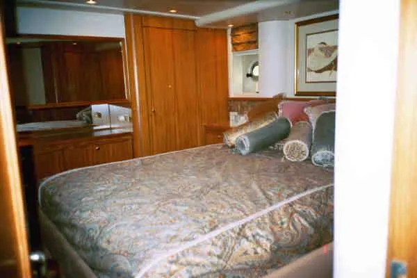 Slide: The Image of Bayliner 5788 Motoryacht 1998 - 1
