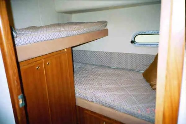 Slide: The Image of Bayliner 5788 Motoryacht 1998 - 4