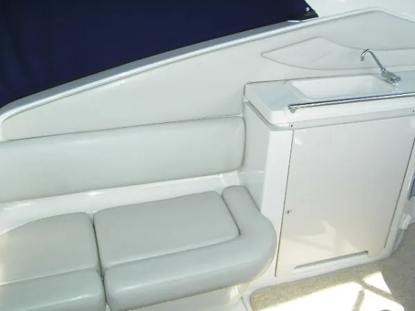 Slide: The Image of Regal 3260 Commodore 2002 - 4