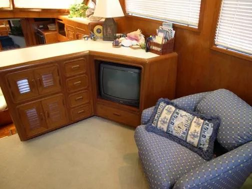 Slide: The Image of Camarque Motor Yacht 1989 - 5
