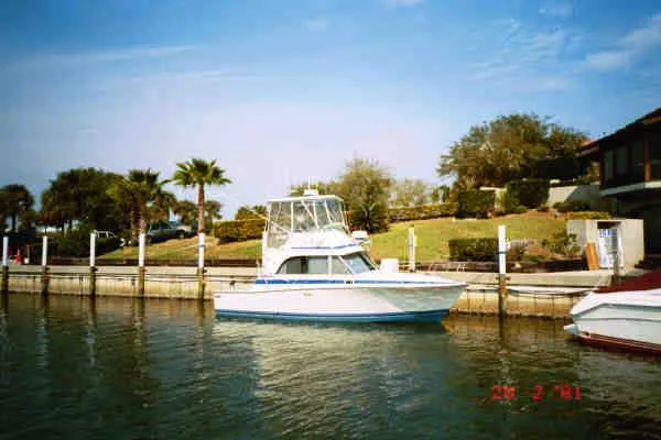 Slide: The Image of Bertram Flybridge Cruiser 1986 - 0