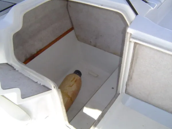 Slide: The Image of Splendor Deck Boat 2000 - 3