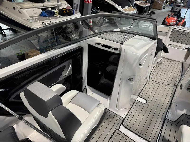 Slide: The Image of Yamaha 252S 2022 - 11