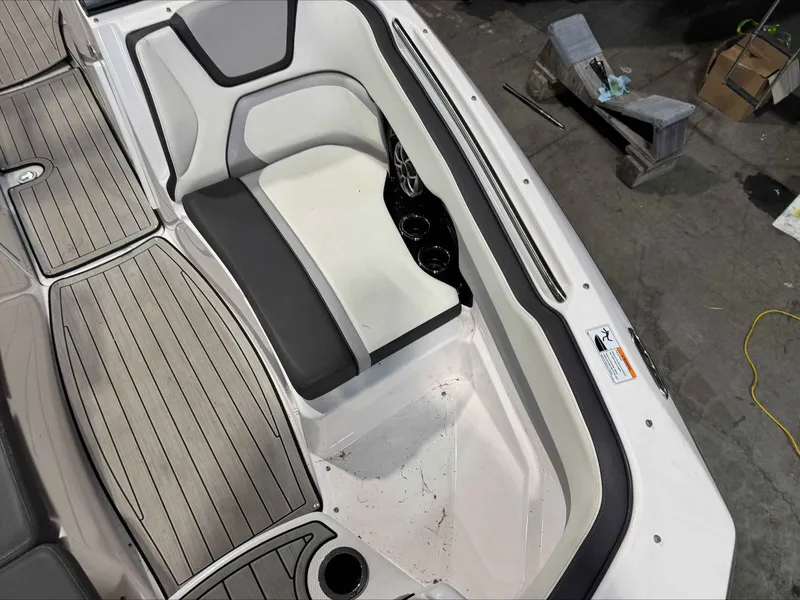 Slide: The Image of Yamaha 252S 2022 - 14