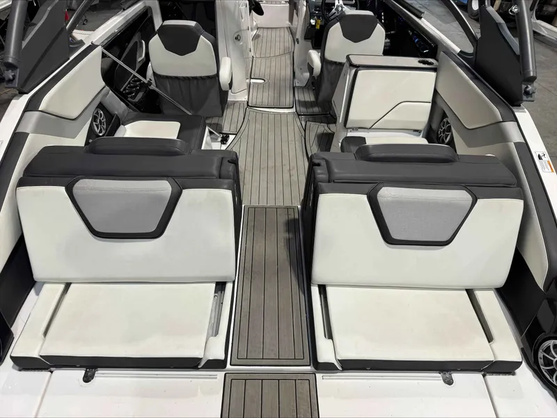 Slide: The Image of Yamaha 252S 2022 - 9