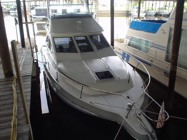 Slide: The Image of Sea Ray 345 Sedan Bridge 1988 - 0