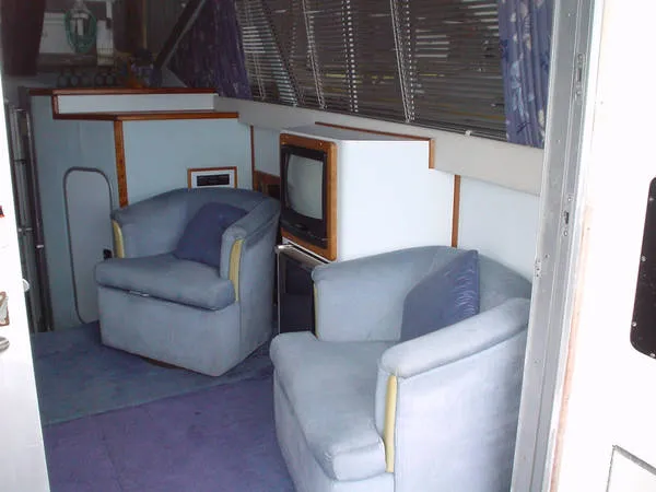 Slide: The Image of Sea Ray 345 Sedan Bridge 1988 - 4