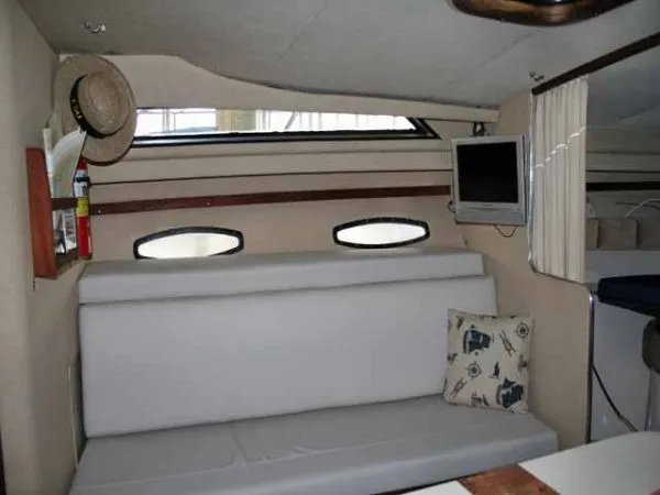 Slide: The Image of Wellcraft 3200 ST. TROPEZ 1985 - 1