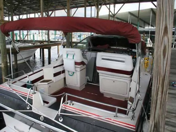 Slide: The Image of Wellcraft 3200 ST. TROPEZ 1985 - 10