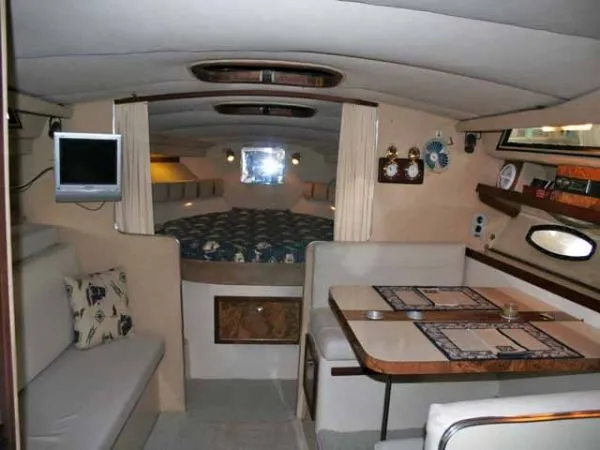 Slide: The Image of Wellcraft 3200 ST. TROPEZ 1985 - 8