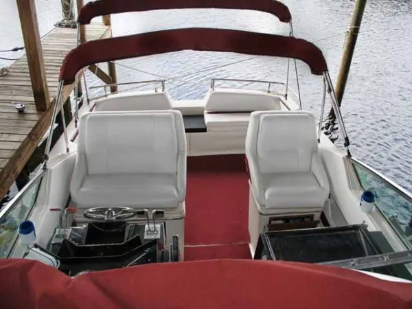 Slide: The Image of Wellcraft 3200 ST. TROPEZ 1985 - 9