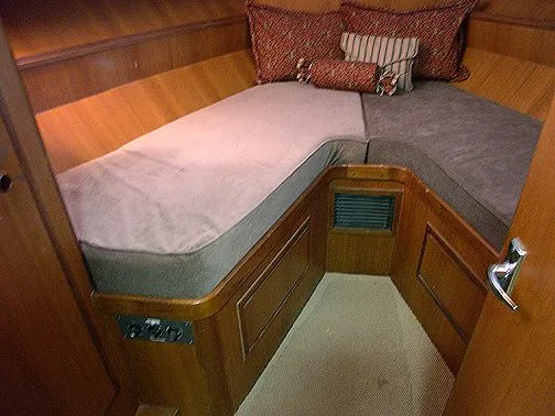 Slide: The Image of Cheoy Lee Efficient Motor Yacht 1986 - 2