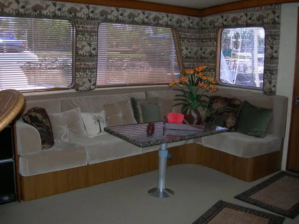 Slide: The Image of Cheoy Lee Efficient Motor Yacht 1986 - 8