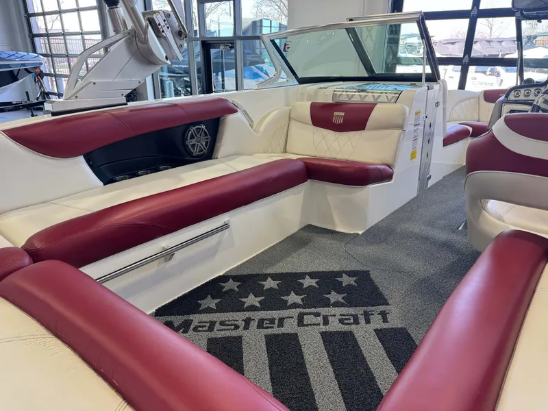 Slide: The Image of MasterCraft X30 2015 - 14