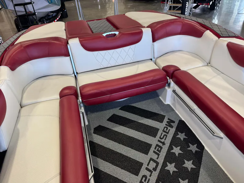 Slide: The Image of MasterCraft X30 2015 - 16