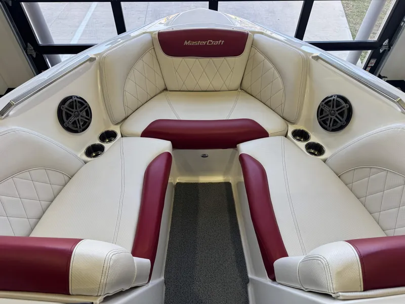 Slide: The Image of MasterCraft X30 2015 - 18