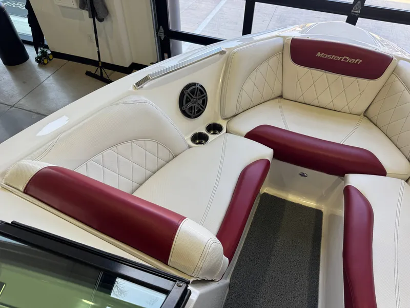 Slide: The Image of MasterCraft X30 2015 - 19