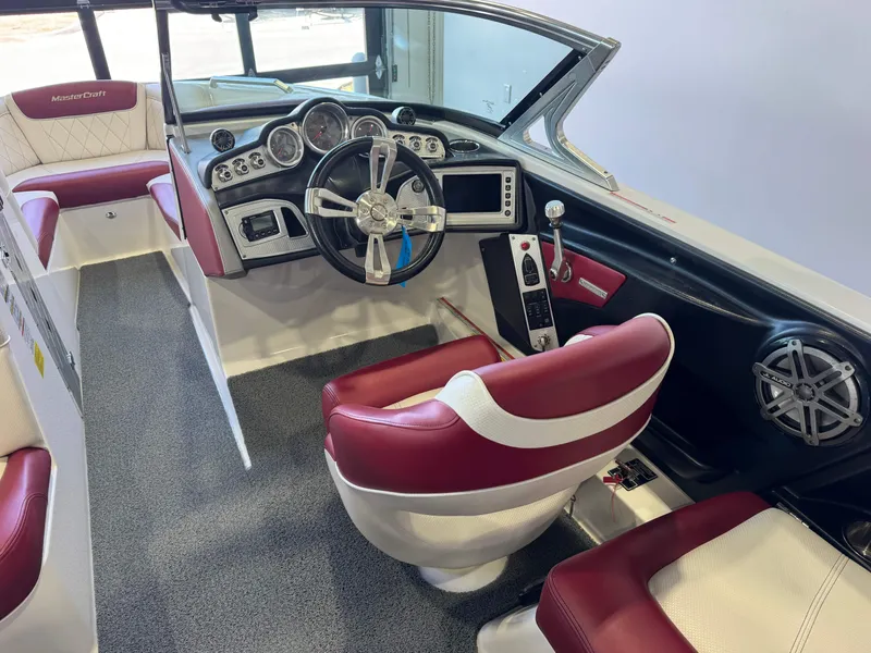 Slide: The Image of MasterCraft X30 2015 - 24