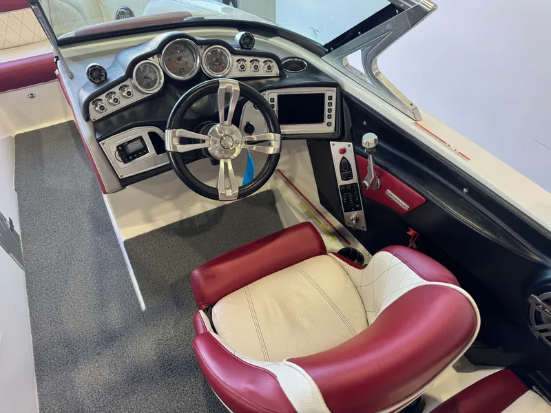 Slide: The Image of MasterCraft X30 2015 - 25