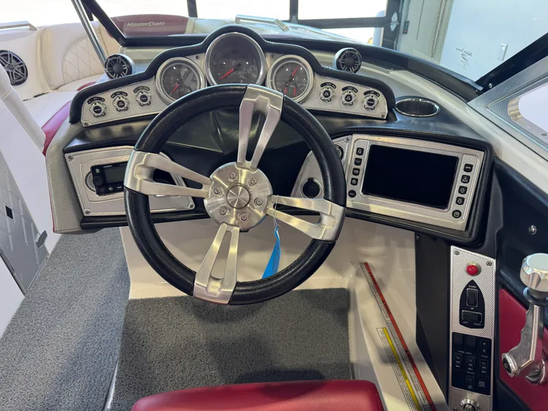 Slide: The Image of MasterCraft X30 2015 - 26