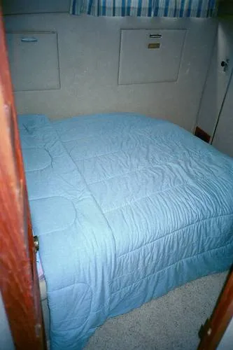 Slide: The Image of Chris-Craft 350 Catalina 1985 - 1