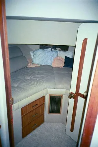 Slide: The Image of Chris-Craft 350 Catalina 1985 - 2