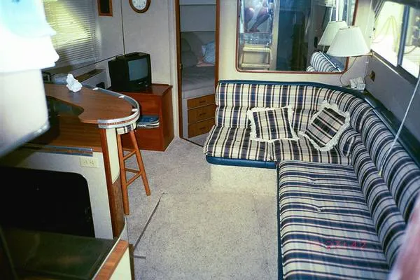 Slide: The Image of Chris-Craft 350 Catalina 1985 - 4