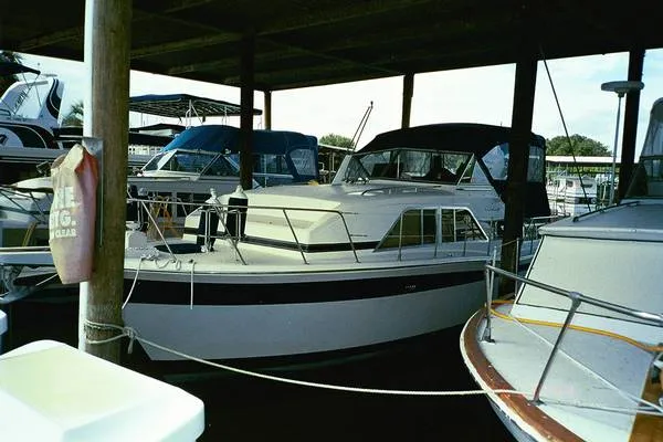 Slide: The Image of Chris-Craft 350 Catalina 1985 - 5
