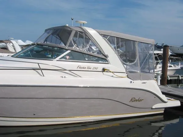 Slide: The Image of Rinker 290 FIESTA VEE 2004 - 11