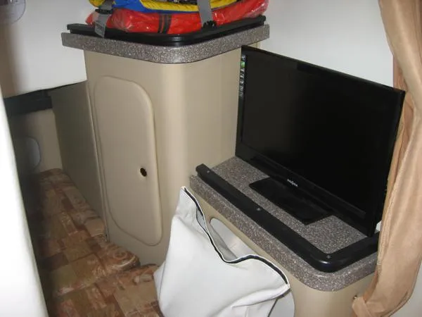 Slide: The Image of Rinker 290 FIESTA VEE 2004 - 8