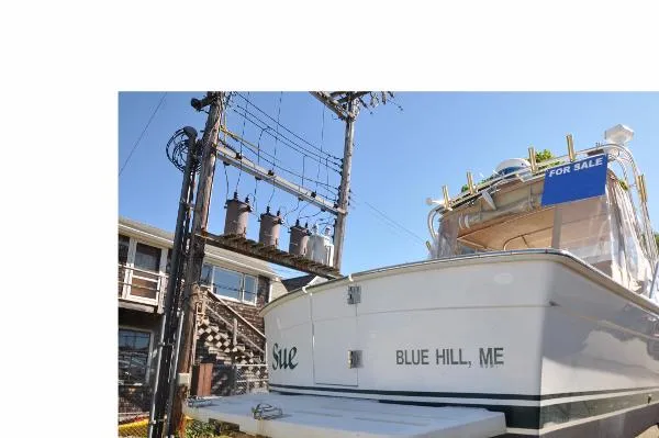 Slide: The Image of Mainship Pilot 30 2000 - 5