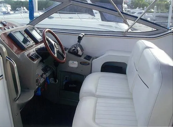 Slide: The Image of Bayliner 3055 2000 - 8