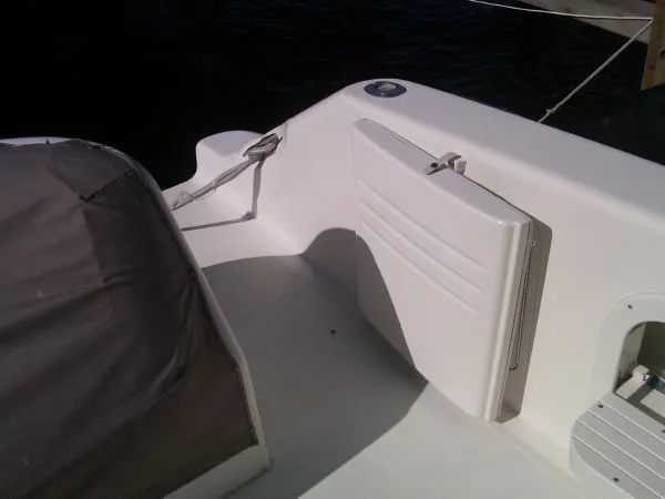 Slide: The Image of Sea Ray 440 Express Bridge Re-Power 2005 1997 - 9
