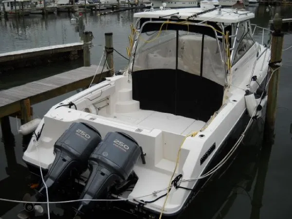 Slide: The Image of Seaswirl 3301 Walkaround O/B 2007 - 8