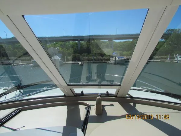 Slide: The Image of Sea Ray 390 Motor Yacht 2004 - 6