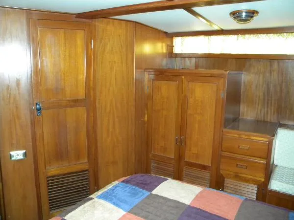 Slide: The Image of Jefferson 42 Sundeck Motor Yacht 1987 - 2