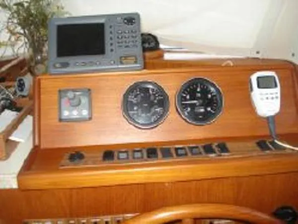 Slide: The Image of Mainship 390 Trawler 2000 - 10