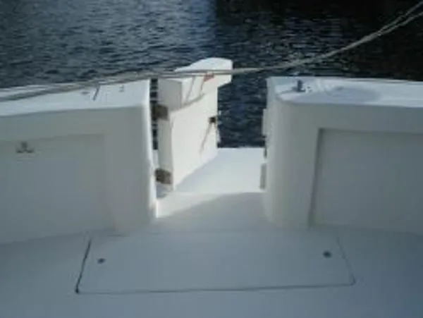 Slide: The Image of Mainship 390 Trawler 2000 - 6