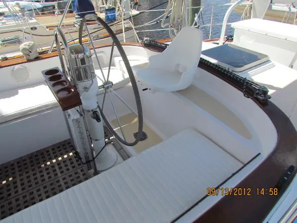 Slide: The Image of Endeavour Sailboat Sloop 1984 - 10