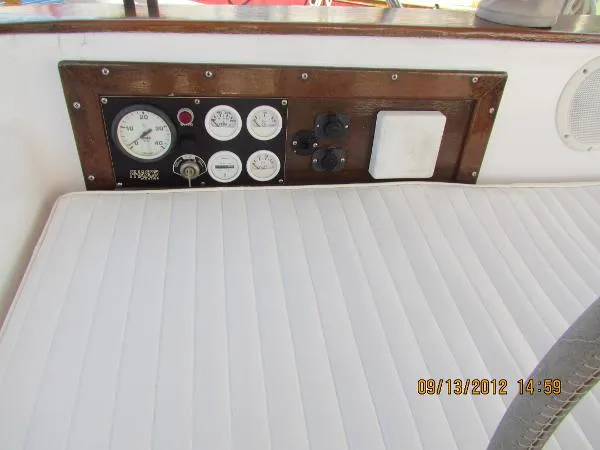 Slide: The Image of Endeavour Sailboat Sloop 1984 - 11