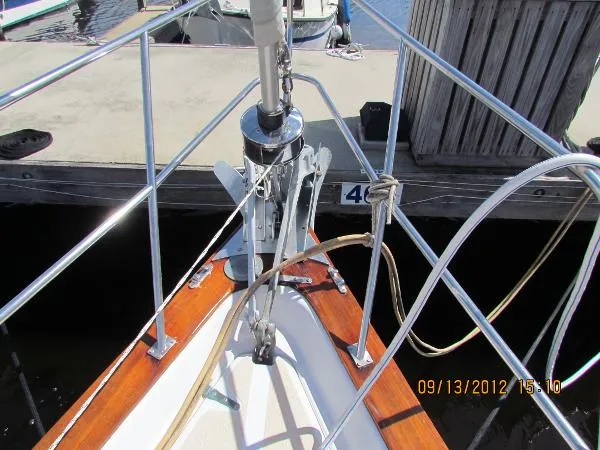 Slide: The Image of Endeavour Sailboat Sloop 1984 - 4
